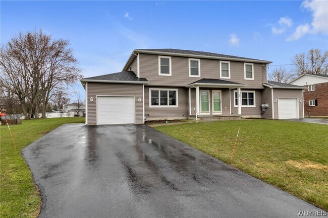 Building Photo - 940 Reserve Rd