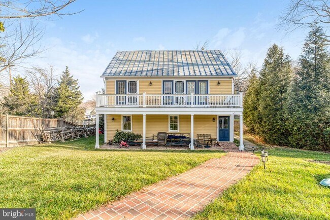 Building Photo - 7153 Main St