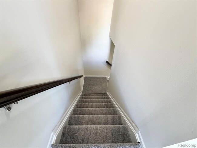 Building Photo - 359 N Sydney Ct