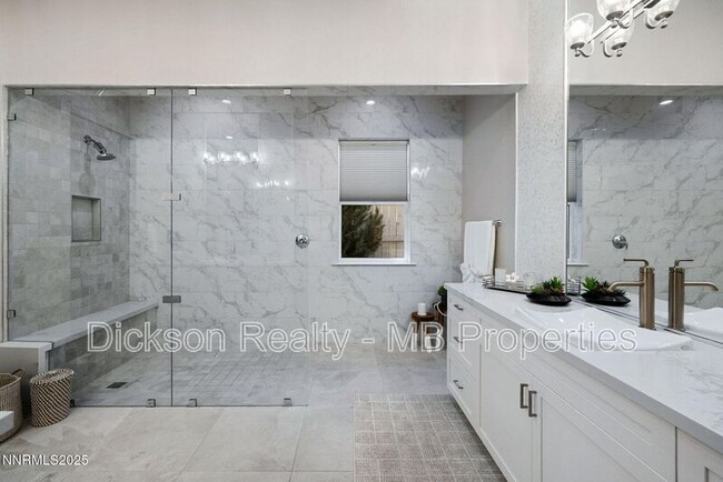 Building Photo - 709 W Pleasant Oak Trl
