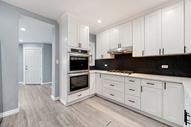 Building Photo - 4630 W Montana St