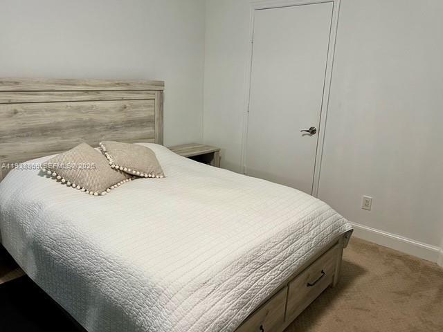 Building Photo - 14951 Royal Oaks Ln