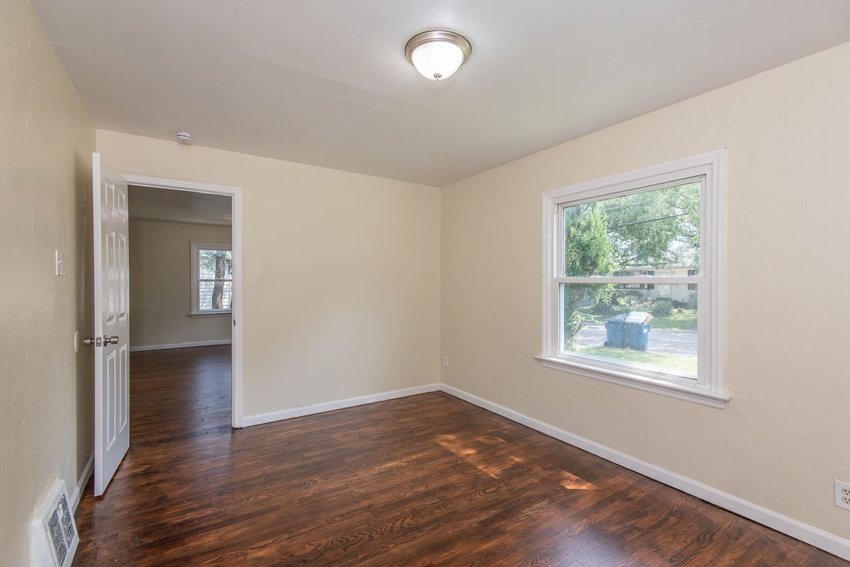 Building Photo - 6325 Jefferson Ave