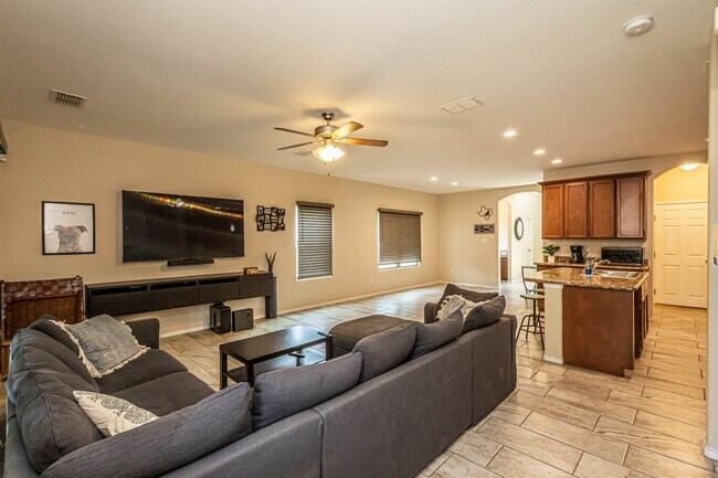 Building Photo - 11234 Sierra Gorda Dr