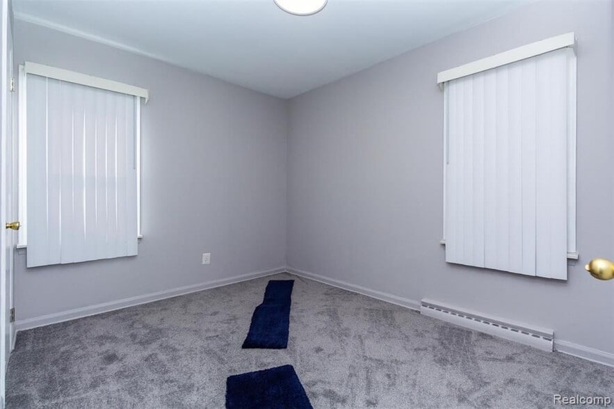 Building Photo - 21503 Eastwood Blvd