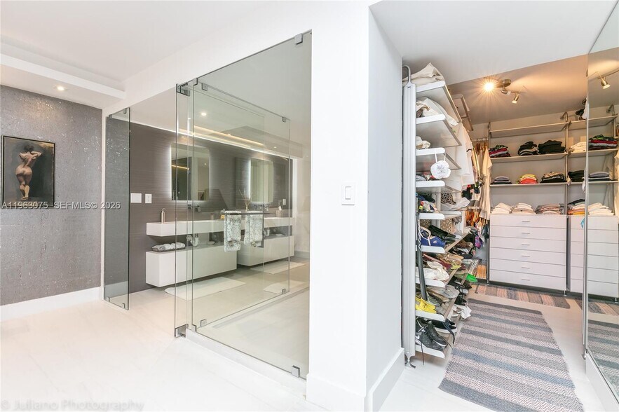 Building Photo - 3 Grove Isle Dr