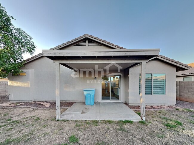 Building Photo - 3033 W Quail Ave