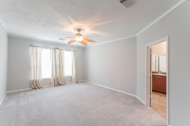 Building Photo - 9402 Empress Crossing Dr