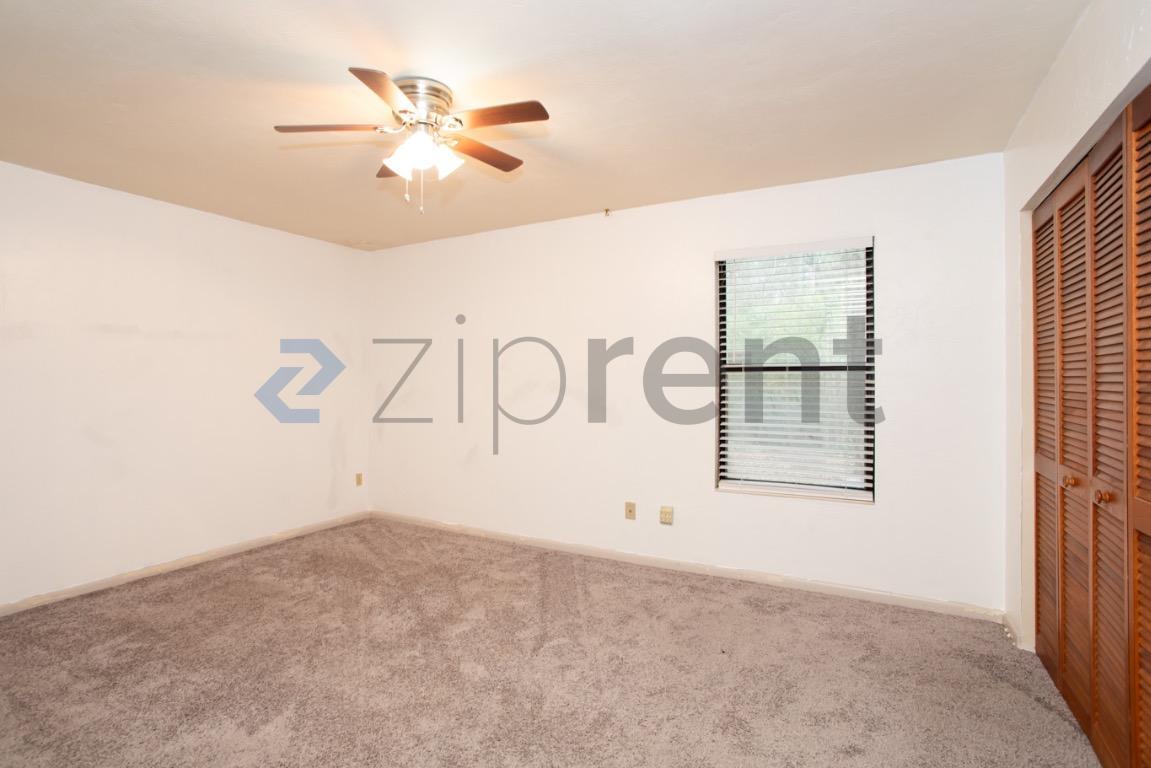 Building Photo - 6722 NW 113th Ln