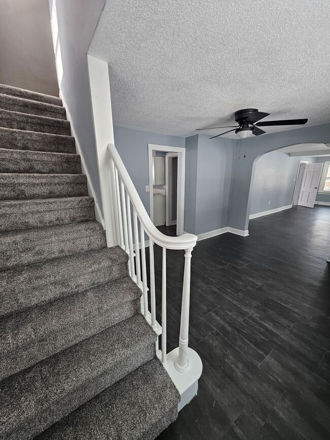 Building Photo - 3 bedroom single family home MILLCREEK