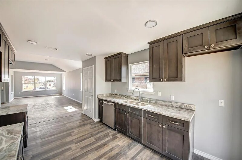Building Photo - 1100 Primrose Dr
