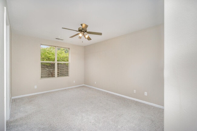 Building Photo - 741 Whispering Brook Trce