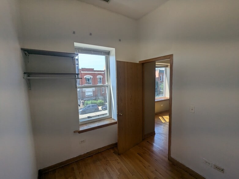 Building Photo - 3212 W Warren Blvd