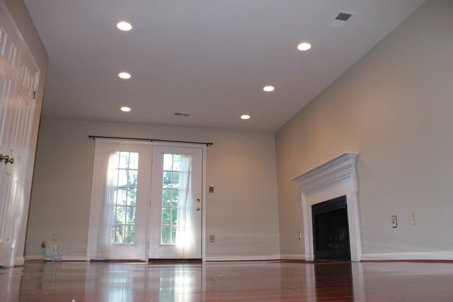 Building Photo - 227 Katie Ct