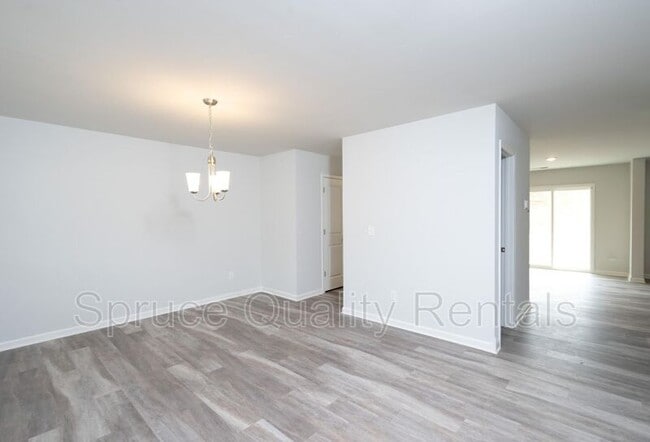 Building Photo - 1645 Weatherend Dr