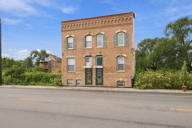 Building Photo - 24 S Sacramento Blvd