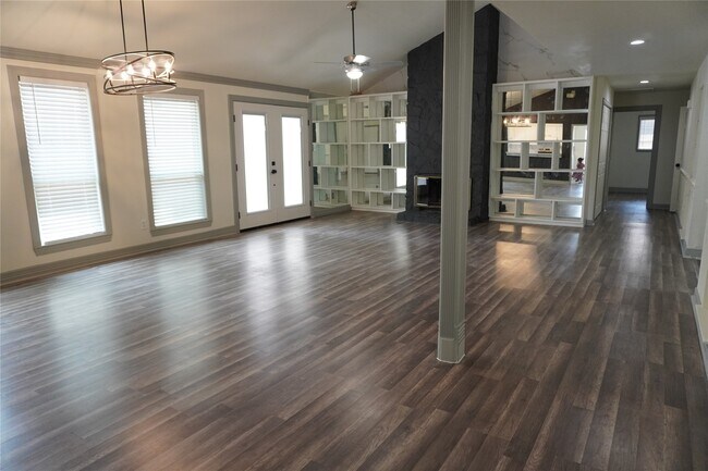 Building Photo - 6419 Teal Run Dr