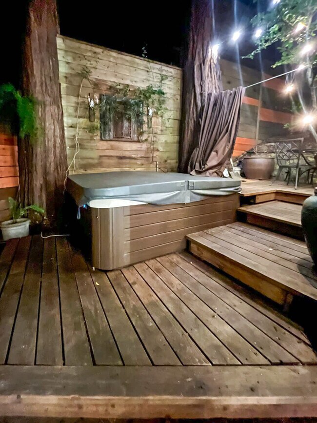 Building Photo - 522 Cascade Dr