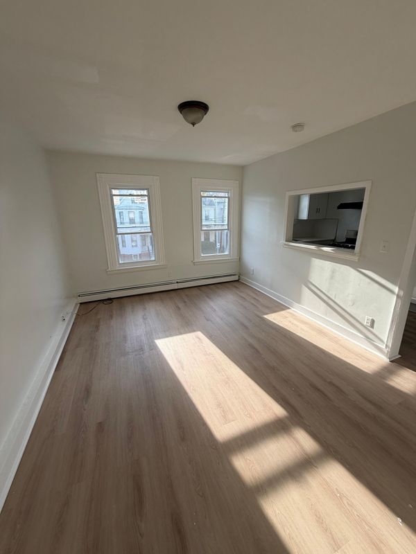 Building Photo - 89 Oraton St