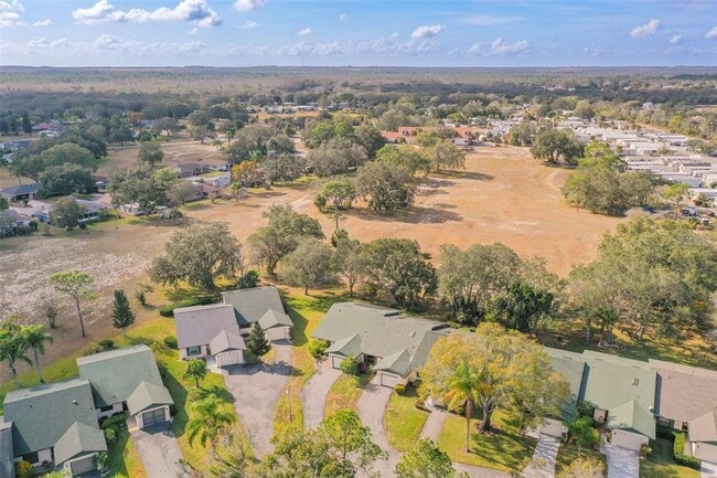 Building Photo - 24 Buck Cir