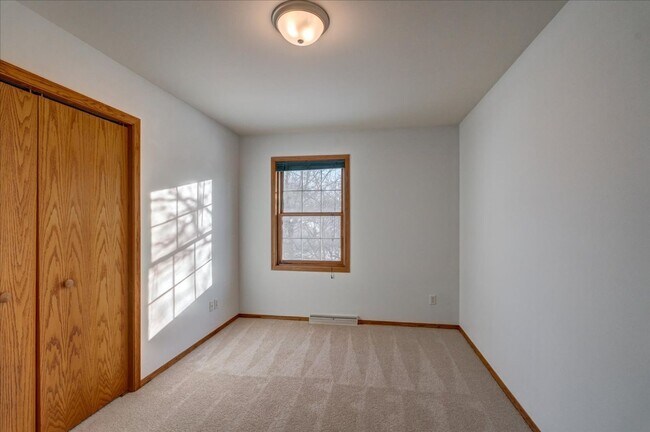 Building Photo - 2806 Wentworth Dr