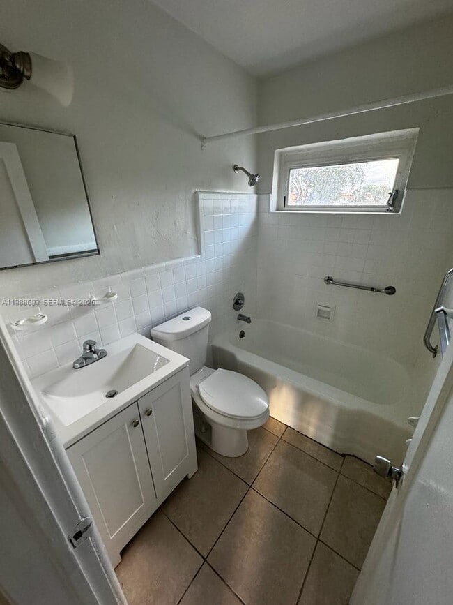 Building Photo - 2900 W Flagler St