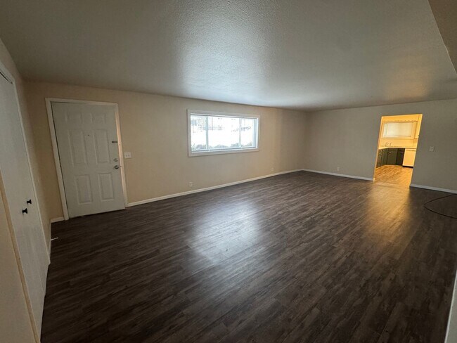 Building Photo - 1109 N18th Triplex