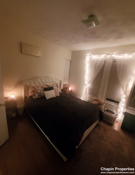 Building Photo - 40 Forest St