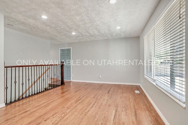 Building Photo - 1671 E 7080 S