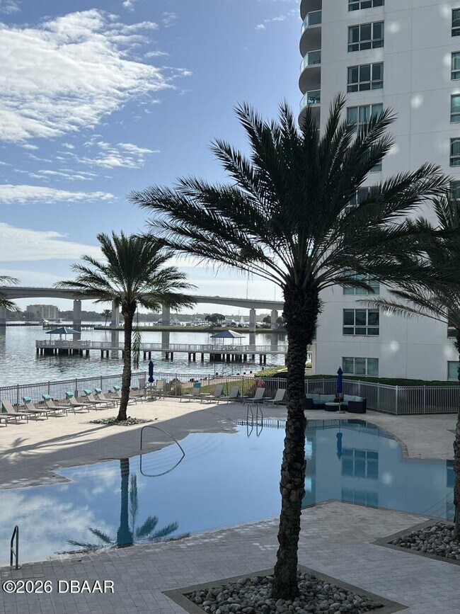 Building Photo - 241 Riverside Dr