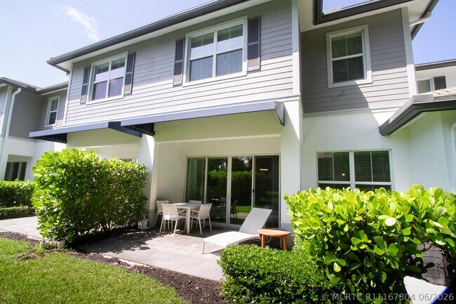 Building Photo - 23045 Clear Echo Dr