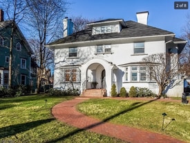 Building Photo - 114 Elm St