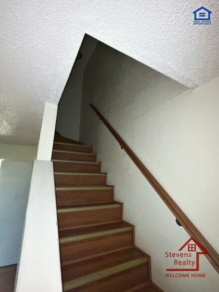 Building Photo - 2111 NW Lindy Ave