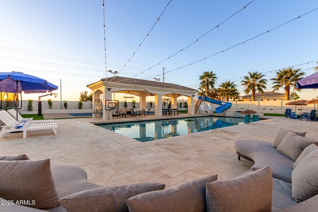 Building Photo - 2506 S 186th Dr