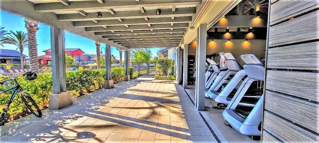 Building Photo - 2 Adelfa St