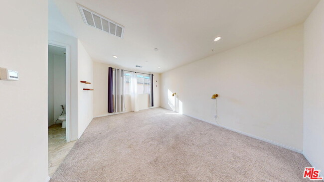 Building Photo - 9241 N Lamia Ct