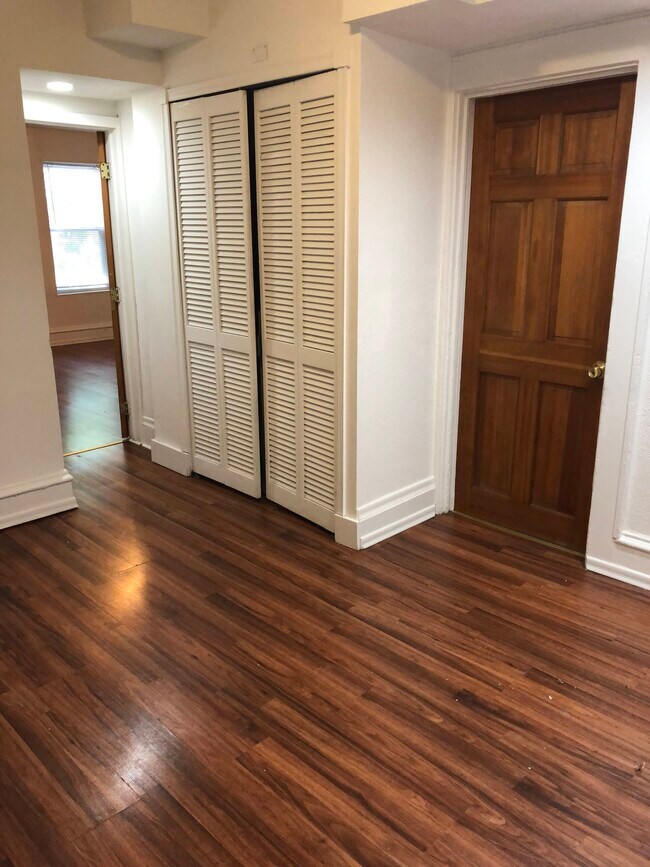 Building Photo - 1611 Grand St NE