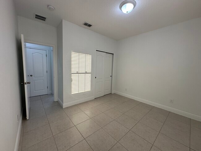 Building Photo - 15479 Sugar Citrus Dr