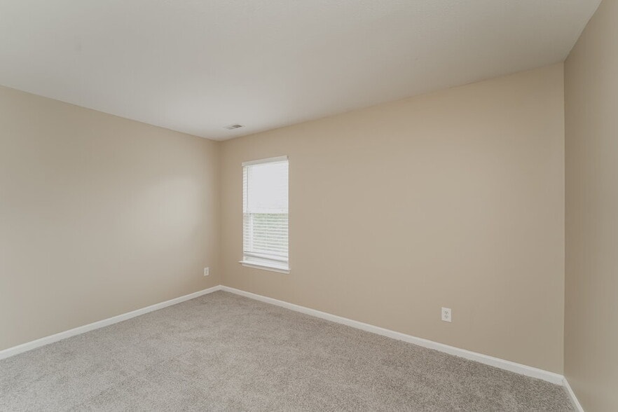 Building Photo - 2637 Forest Grove Ct