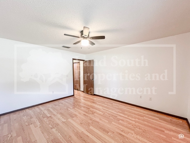 Building Photo - 735 Mikasuki Dr