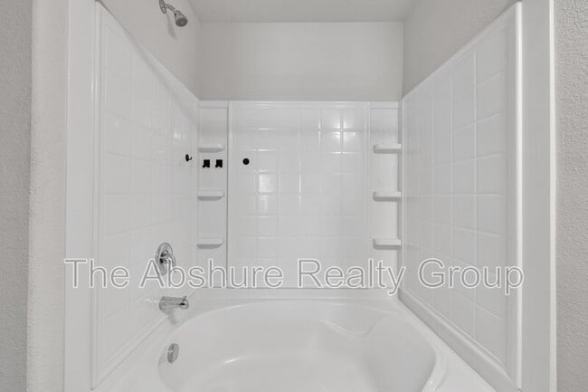 Building Photo - 79 Kinsale Ct