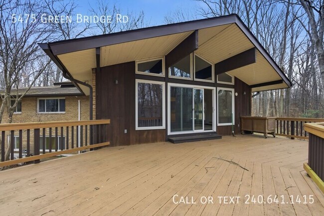 Building Photo - 5475 Green Bridge Rd