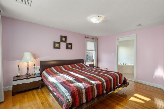 Building Photo - 215 St Mary St