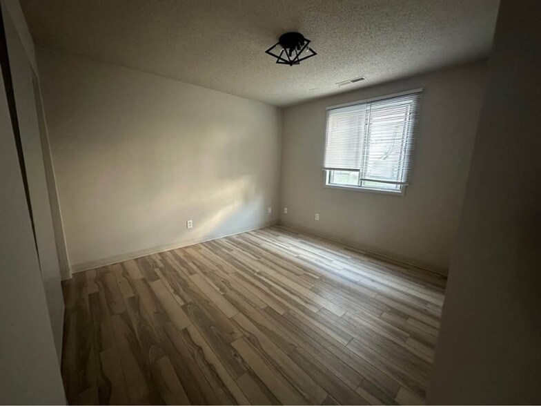 Building Photo - 948 Boston Way