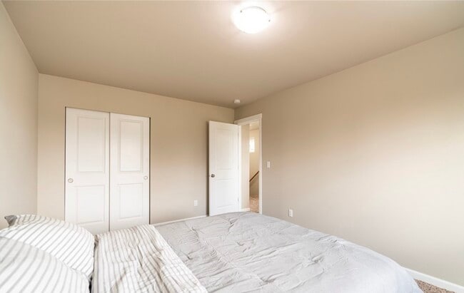 Building Photo - 12435 1st Ave S