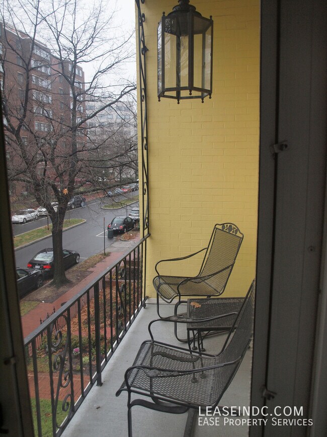 Building Photo - 840 New Hampshire Ave NW