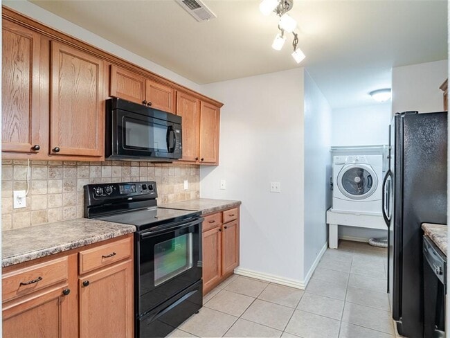 Building Photo - 3405 SW Picasso Blvd