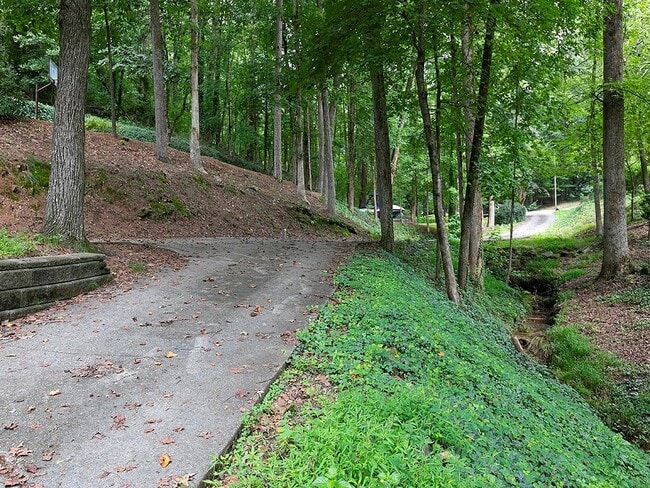 Building Photo - 2270 Pilgrim Mill Way