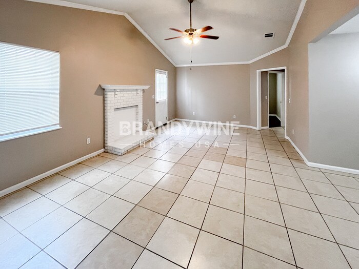 Building Photo - 3931 Hunters Lake Cir W