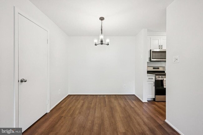 Building Photo - 1001 Woodhollow Dr